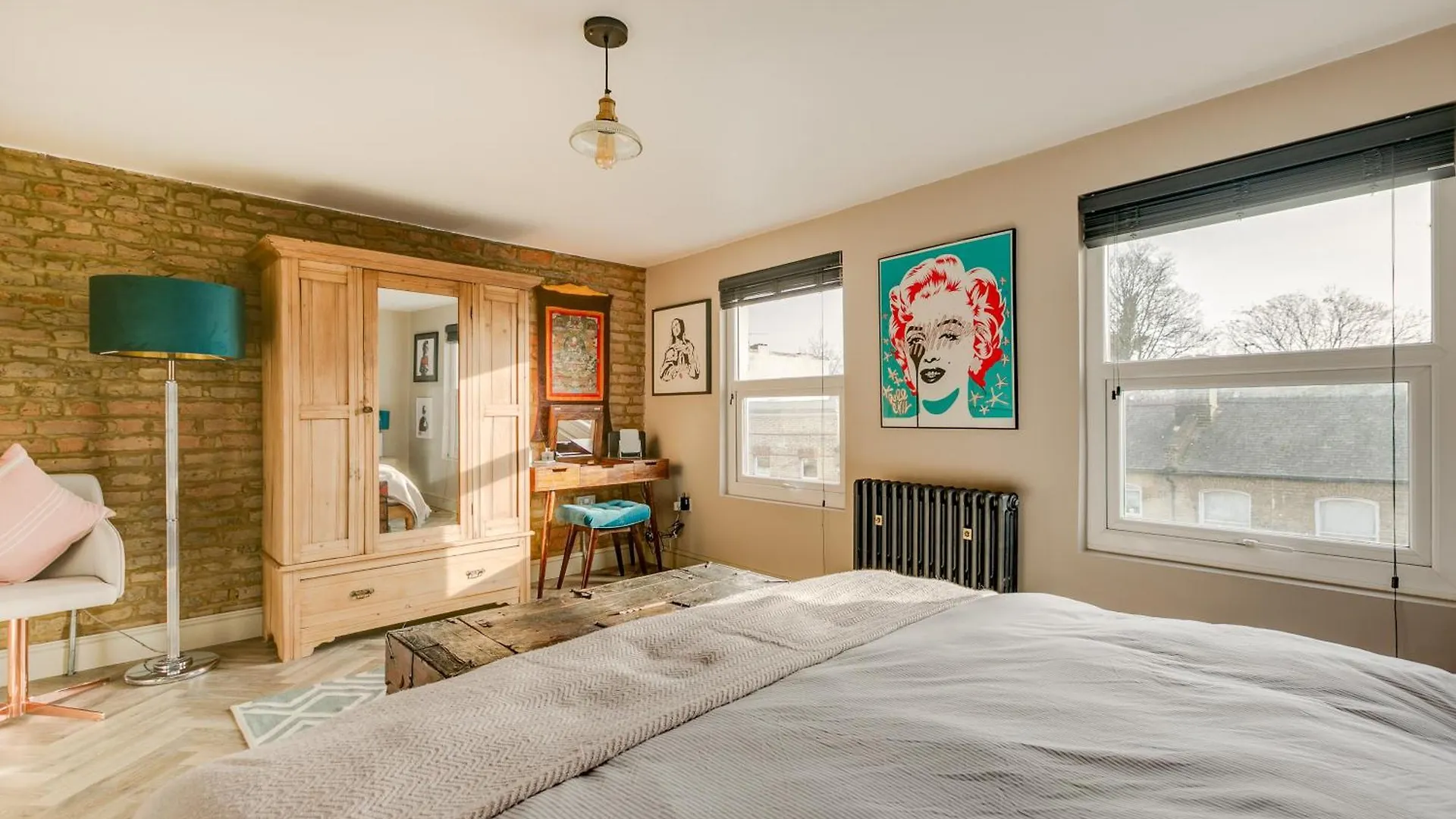Stylish 2 Bed Flat With Balcony Great Views Nrtube Apartment London 0*,  United Kingdom