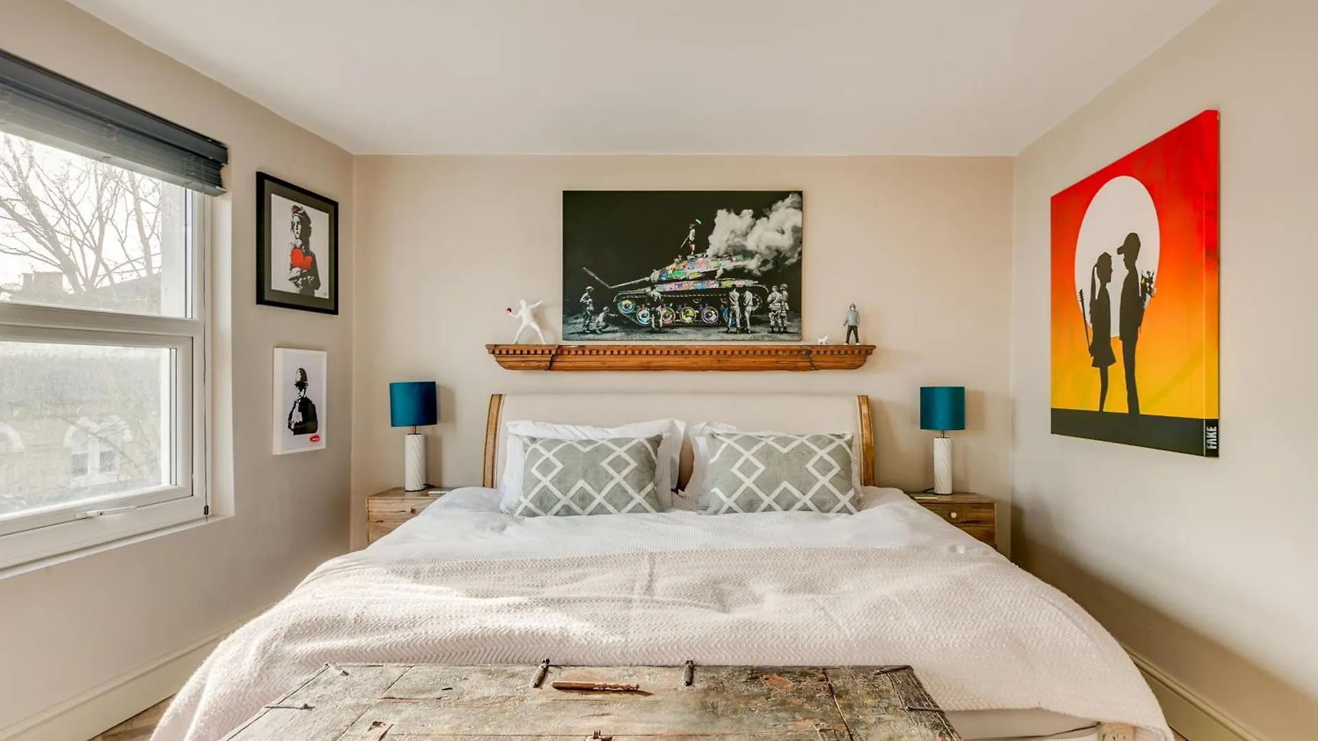 Stylish 2 Bed Flat With Balcony Great Views Nrtube Apartment London 0*,