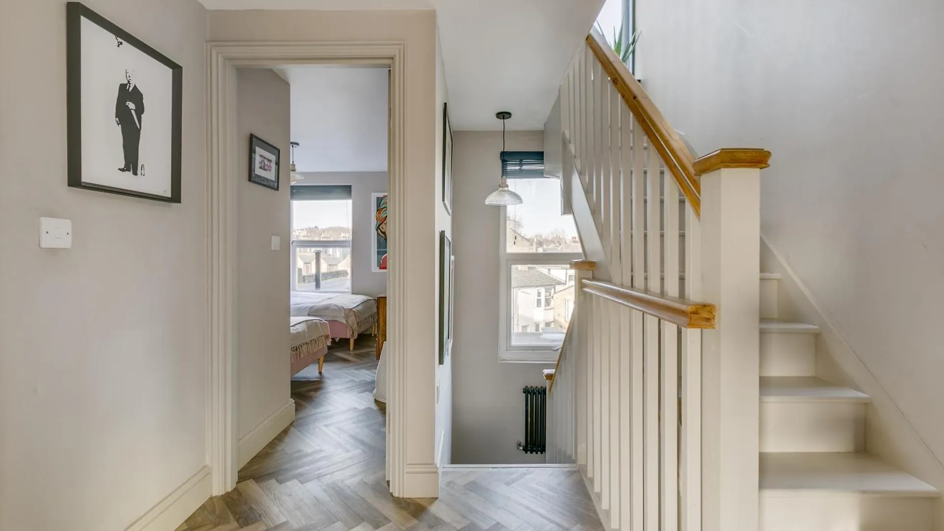 Stylish 2 Bed Flat With Balcony Great Views Nrtube Apartment London