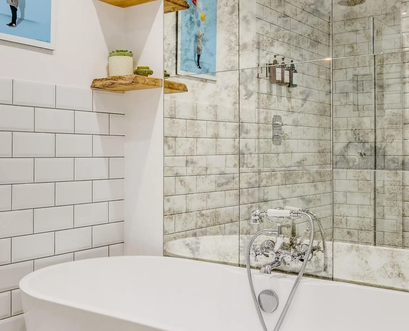 Stylish 2 Bed Flat With Balcony Great Views Nrtube Apartment London United Kingdom