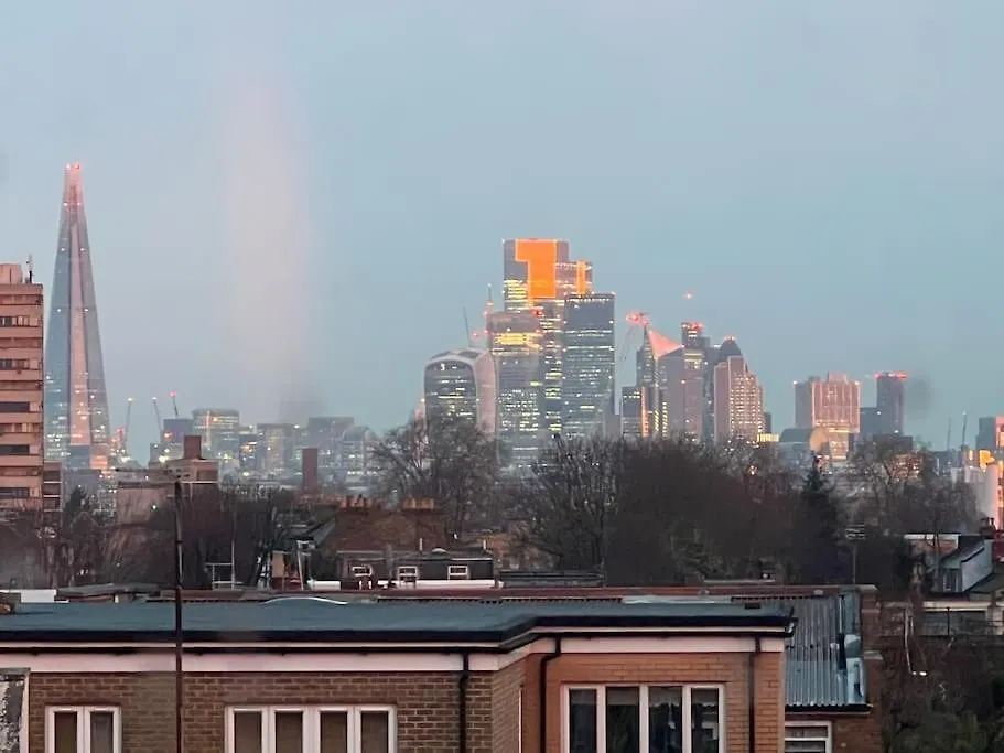 Stylish 2 Bed Flat With Balcony Great Views Nrtube Apartment London United Kingdom