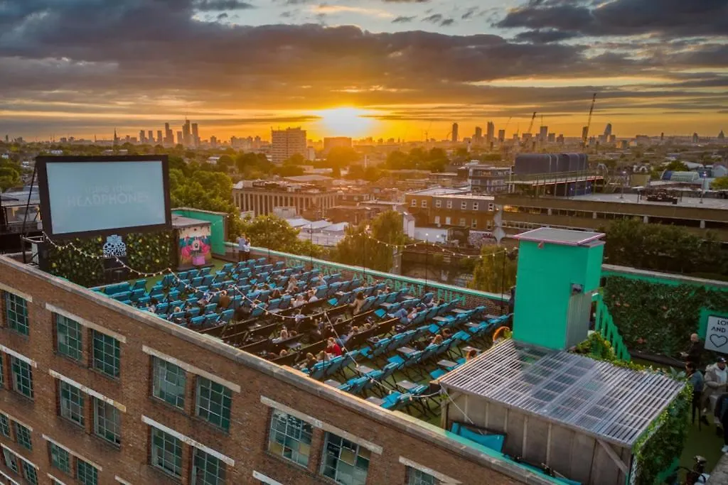 Stylish 2 Bed Flat With Balcony Great Views Nrtube Apartment London